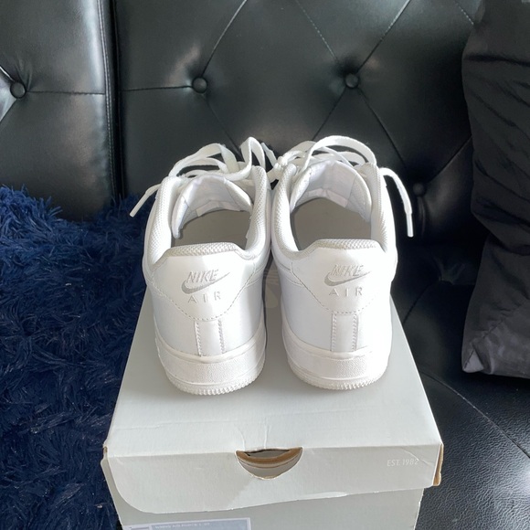 Nike Air Force 1 - Picture 2 of 4